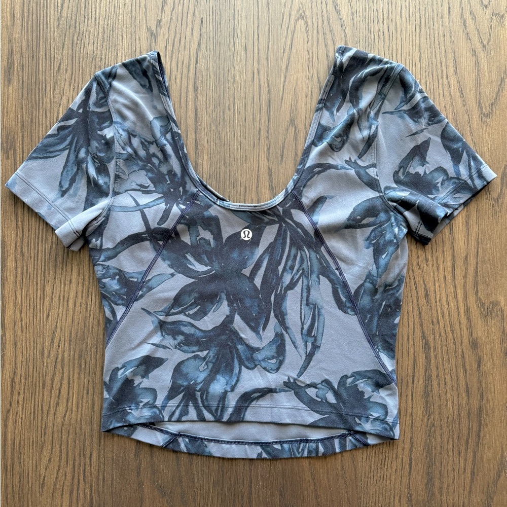Lululemon crop top
